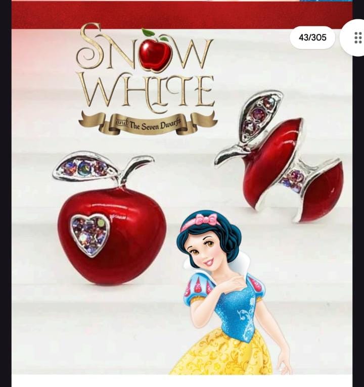Aretes inspirados en personajes de Disney en forma de manzana