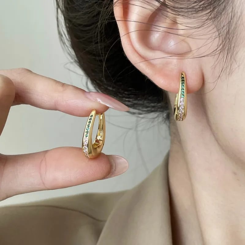 Aretes de moda con cristales rojos y verdes